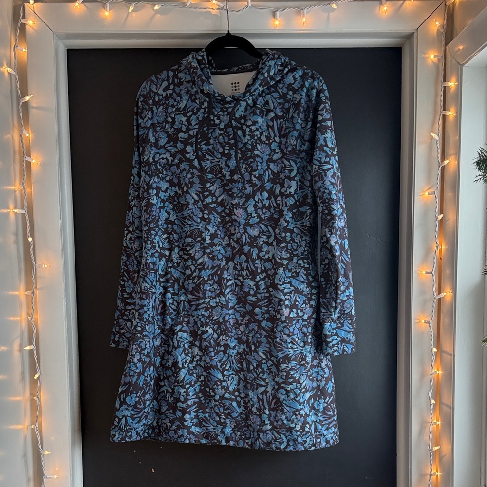 Title Nine Teal and Black Patterned Apparel